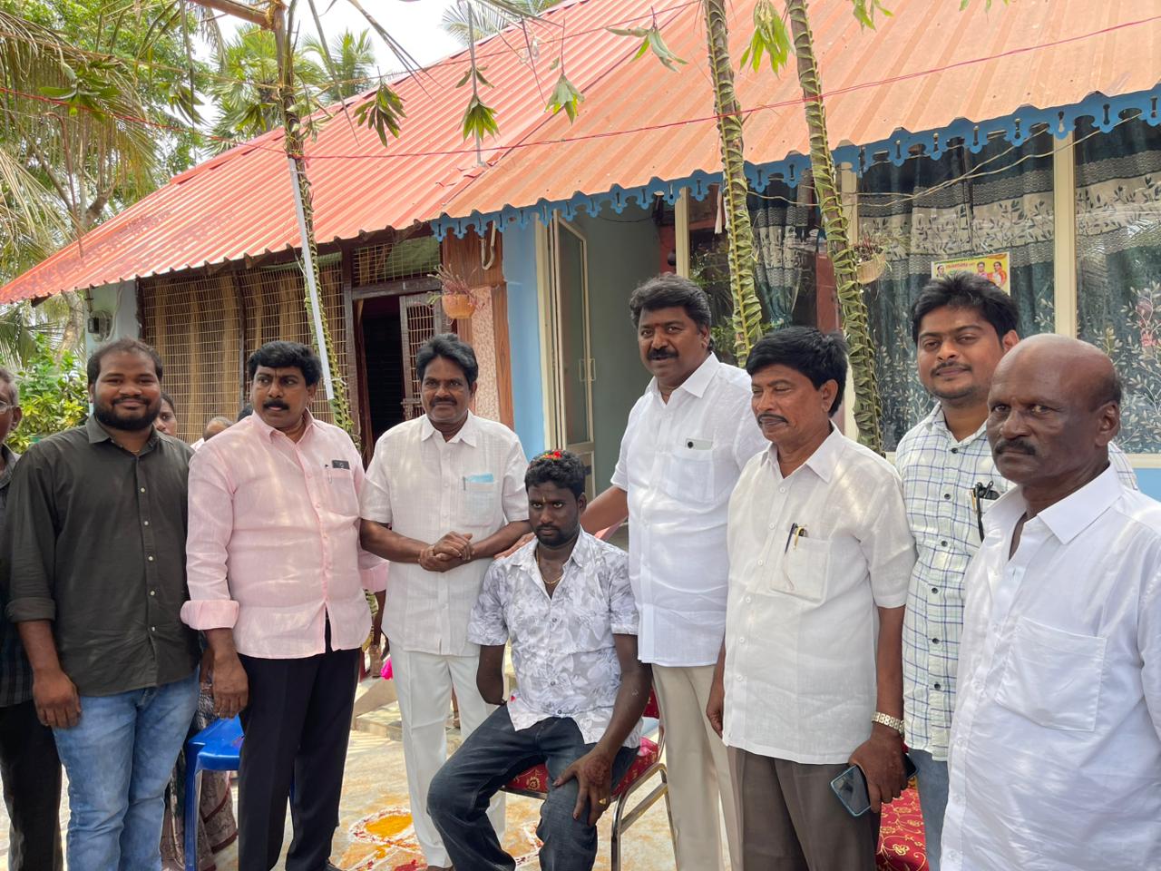 వివాహ వేడుకల్లో పాల్గొన్న మాజీ మాజీ ఎమ్మెల్యే పొన్నాడ సతీష్