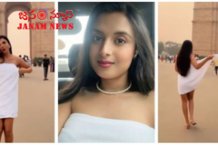 ఇండియాగేట్ వద్ద యువతి టవల్ లో అశ్లీల నృత్యాలు.. పోలీసులు ఎం చేస్తున్నారు ? (వీడియో చుడండి)