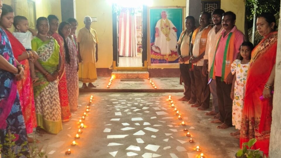 ప్రధాని మోదీ జన్మదినం సందర్భంగా మావుళ్లమ్మ ఆలయం లో & మందాకిని శక్తి పీఠంలో   ఆశీర్వచన దీపాలు