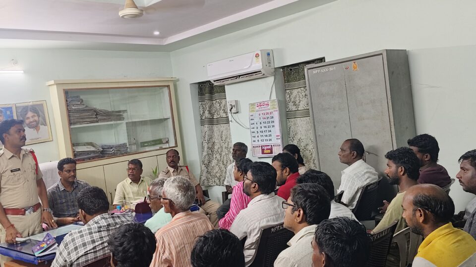 వినాయక చవితి వేడుకలను శాంతియుతంగా జరుపుకోవాలి – పోలీసు, రెవెన్యూ శాఖల సూచన