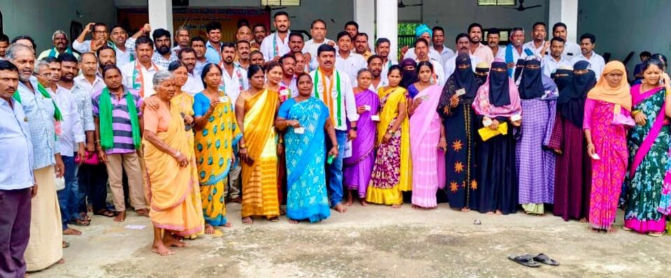 రేషన్ స్మార్ట్ కార్డులతో 4,200 కుటుంబాలకు లబ్ధి