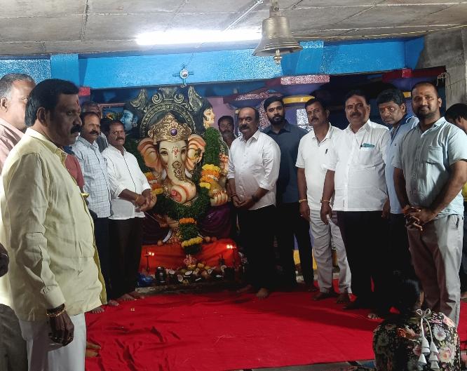 శ్రీ రాజరాజేశ్వర దేవాలయంలో మహా గణపతిని దర్శించుకున్న జోగిపేట 13వ వార్డు కౌన్సిలర్ పట్లూరి శివ శేఖర్