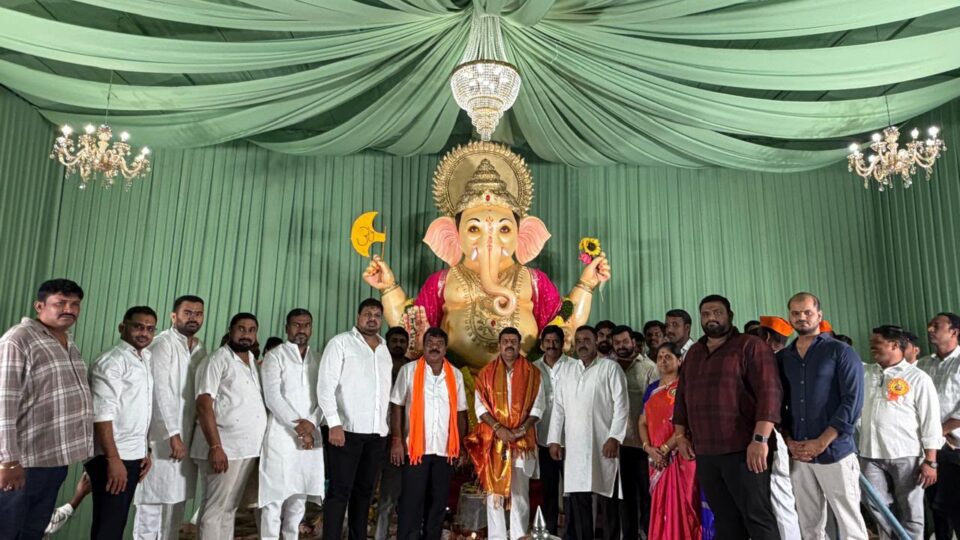 వినాయక మండపాలను సందర్శించిన వడ్డేపల్లి రాజేశ్వరరావు