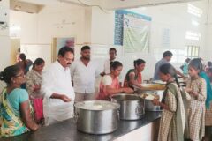ఆడపూరు గురుకుల పాఠశాలలోఎంపీపీ మేడ ఆకస్మిక తనిఖీ