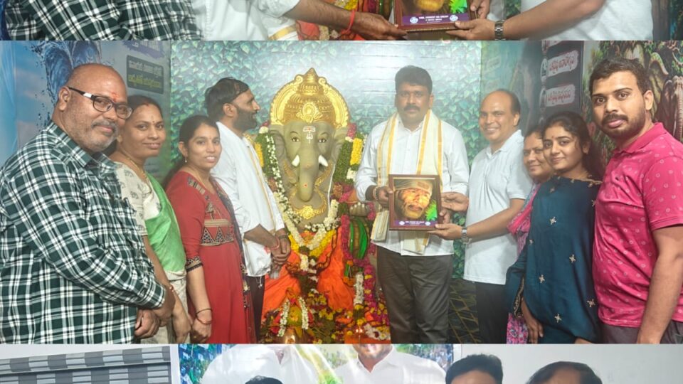వినాయక మండపాన్ని సందర్శించిన కారుమూరి వెంకటరెడ్డి