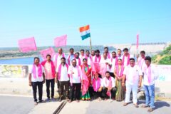 తెలంగాణ- ఆంధ్ర రాష్ట్ర సరిహద్దు కొత్త వంతెన పైబిఆర్ఎస్ పార్టీ ఆధ్వర్యంలో జాతీయ జెండా ఆవిష్కరణ