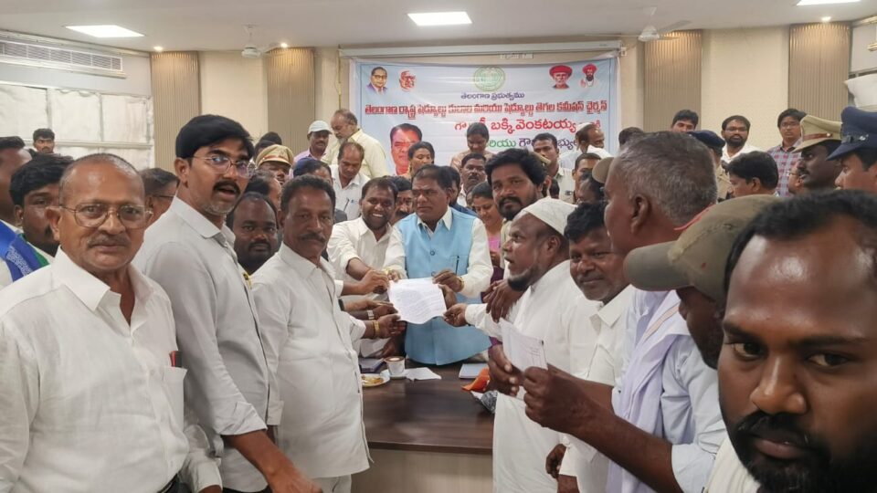 రేపల్లె దళిత కుటుంబం ఇల్లు కూల్చివేతపై సమగ్ర విచారణ జరిపి బాధ్యులపై కఠిన చర్యలు తీసుకోవాలి అఖిలపక్షం డిమాండ్