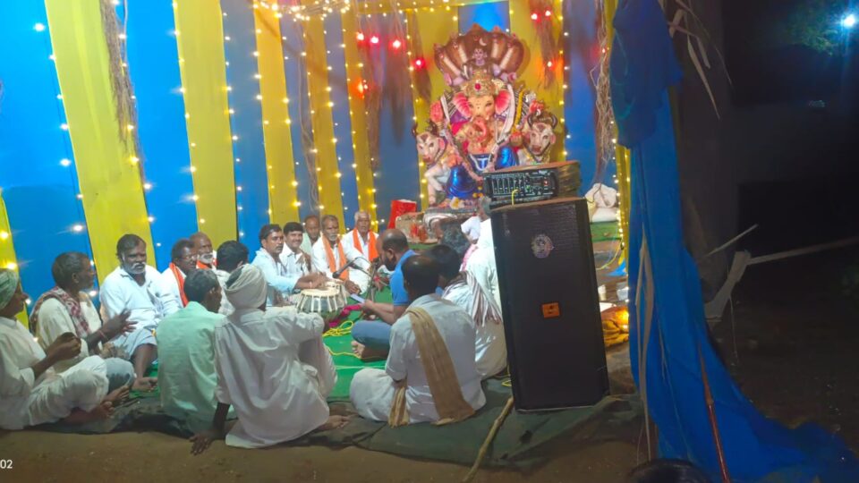 ముదిరాజ్ సంఘం ఆధ్వర్యంలో విగ్నేశ్వరునికి భజన కార్యక్రమం