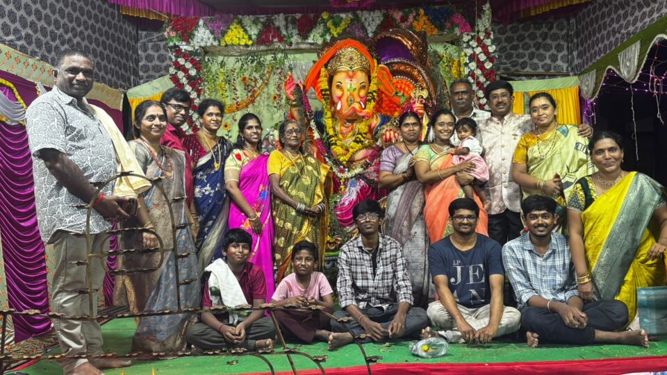 గణేష్ సెంటర్ గణనాథునికి ఘనంగా పూజలు