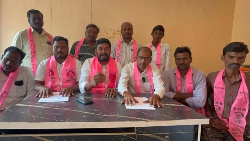 అరెస్ట్ లతో ప్రజాస్వామ్యనీ గొంతు నొక్కుతే ఊరుకోం