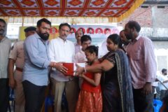 చిన్నారి వైద్యానికి మంత్రి సుభాష్ మానవతా హస్తం