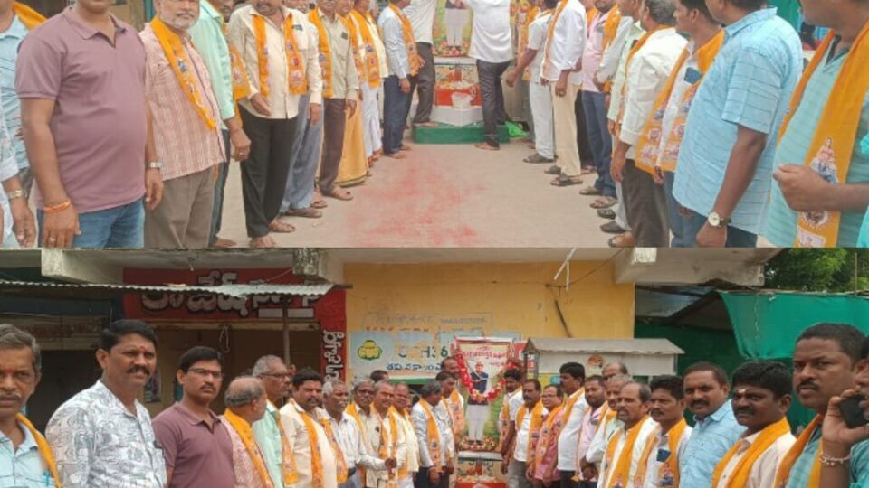 కొండా లక్ష్మణ్ బాపూజీ 14 వ వర్ధంతి సందర్భంగా ఆయన చిత్రపటానికి పూలమాల వేసి ఘనంగా నివాళులు అర్పించిన సాంబయ్య