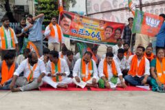 ఖైతాలాపూర్ డివిజన్‌లో వీధి దీపాల సమస్యపై బీజేపీ నిరసన