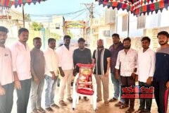 మృతుని కుటుంబానికి బియ్యం పంపిణీ. మాజీ ఎమ్మెల్యే బిక్షమయ్య గౌడ్