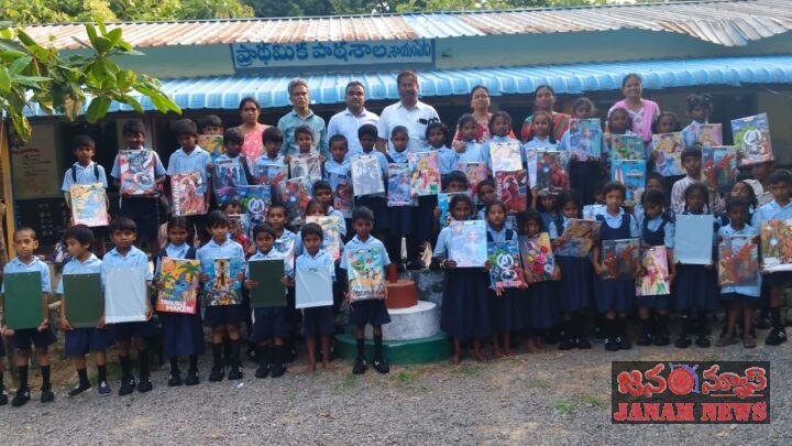 విద్యార్థులకు ఎగ్జామ్‌ ప్యాడ్స్‌ పంపిణీ చేసిన ఎం ఈ ఓ బిక్షపతి