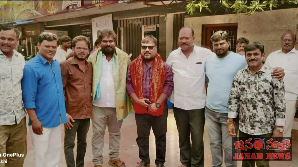 అనకాపల్లి సినిమా ఘన విజయం – చిత్ర బృందాన్ని సత్కరించిన మళ్ళ సురేంద్ర