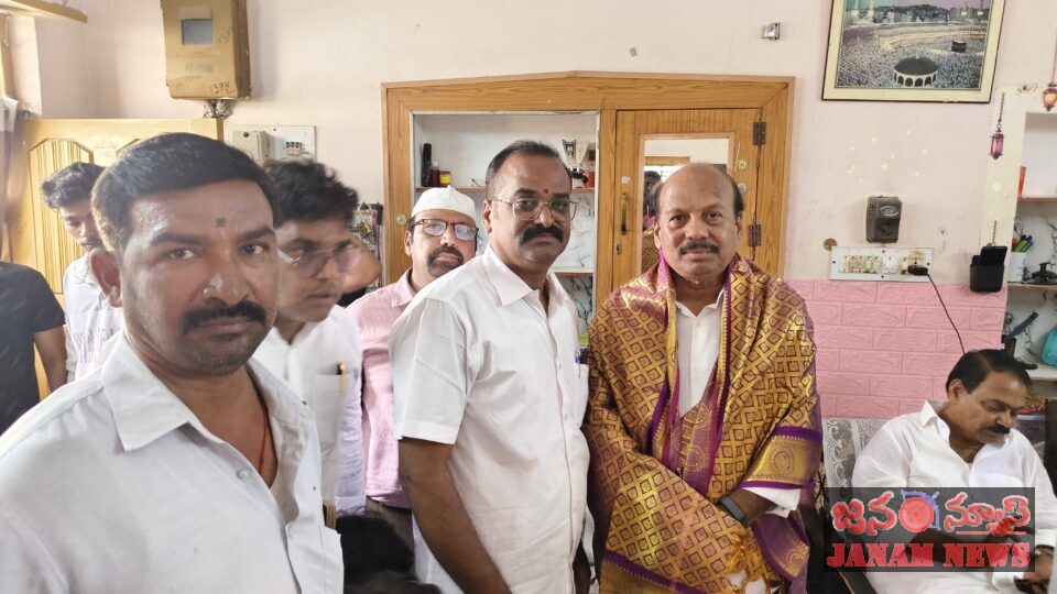 అయ్యప్ప దేవాలయ నిర్మాణానికి మేడా రఘునాధ రెడ్డి 3 లక్షల విరాళం