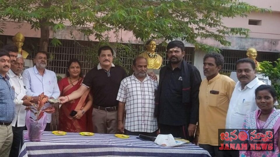 బిర్లంగి జిల్లా పరిషత్ ఉన్నత పాఠశాలకు వితరణ ల వెళ్ళువ.