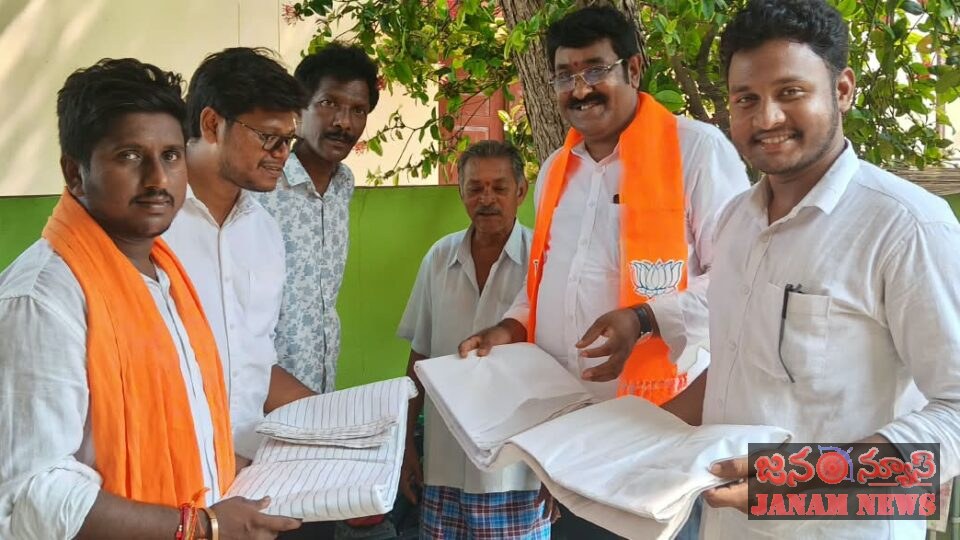 రామచంద్రపురం రూరల్లో స్వదేశీ వస్తువులపై అవగాహన జనం న్యూస్ అక్టోబర్ 4 ముమ్మిడివరం ప్రతినిధి( గ్రంధి నానాజీ)