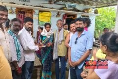 మృతుడి కుటుంబానికి రూ.10 వేల ఆర్థిక సాయం