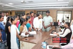 జిల్లా గ్రంధాలయ సమస్యలను పరిష్కరించాలి