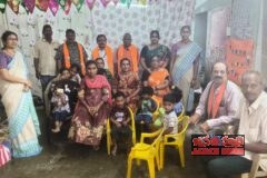 అంగన్వాడీ కేంద్రాన్ని సందర్శించిన బీజేపీ నేతలు