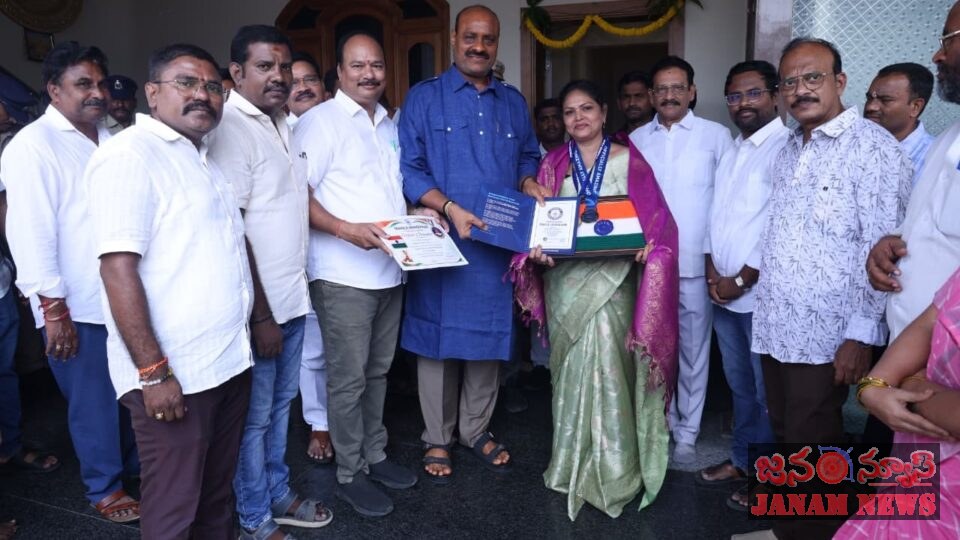 గిన్నిస్ రికార్డు సాధించిన లలితారాణికి రాష్ట్ర