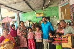 దసరా వేళ నిరుపేద పిల్లలకు వస్త్రదానం