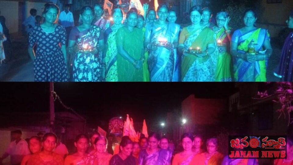 దుర్గాభవాని అమ్మవారికి ఘన స్వాగతం తెలిపిన సర్పంచ్ చింతల ఉమా రవిపాల్