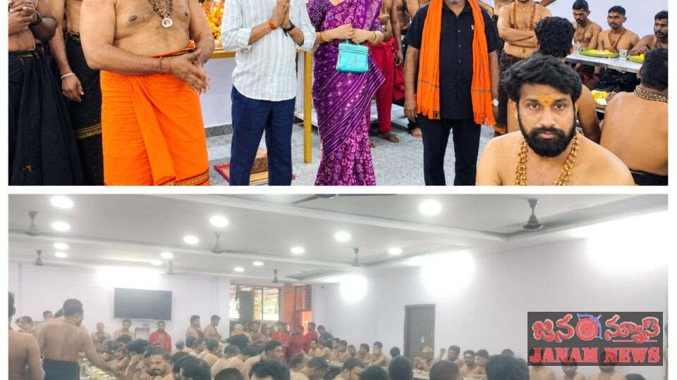 కేపీహెచ్‌బీ పోచమ్మ దేవాలయంలో మహా అన్నదానం.అమావాస్య సందర్భంగా భక్తిశ్రద్ధలతో అన్నదాన కార్యక్రమం.. భారీగా పాల్గొన్న అయ్యప్ప, భవానీ స్వాములు