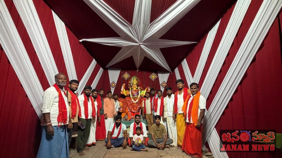 భవాని మాత విగ్రహ ప్రతిష్ఠాపన అమ్మవారి ఆశీస్సుల కోసం ప్రత్యేక ప్రార్థనలు
