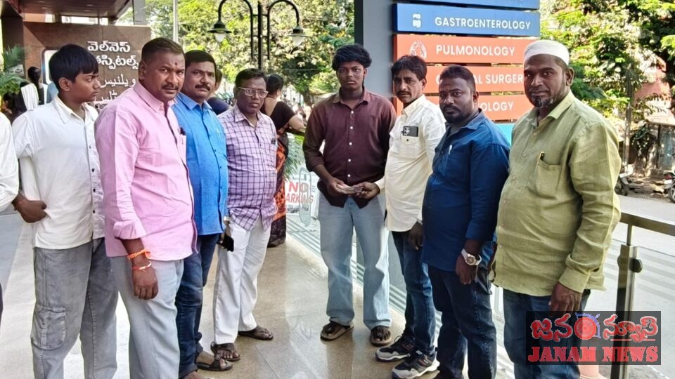 తోటి విలేకరికి అండగా మెట్‌పల్లి ప్రెస్ క్లబ్ సభ్యులు
