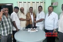 స్నేహితుడి జన్మదిన వేడుకల్లో పాల్గొని శుభాకాంక్షలు తెలిపిన జనంపల్లి పురేందర్ రెడ్డిశాలువాతో సన్మానం.. కేక్ కట్ చేసి స్వీట్లు పంపిణీ