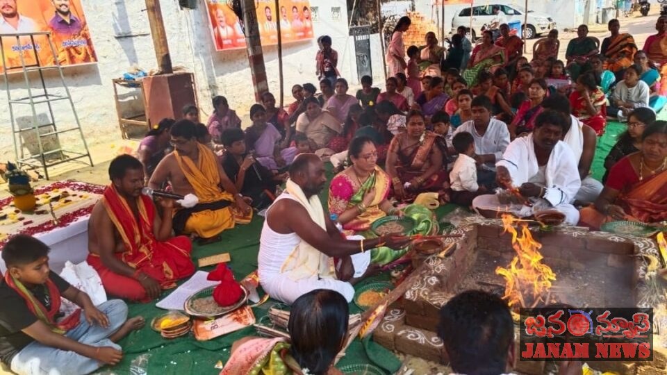 పెబ్బేరు 11వ వార్డ్ లో ఘనంగా దుర్గమ్మ నవరాత్రి ఉత్సవాలు