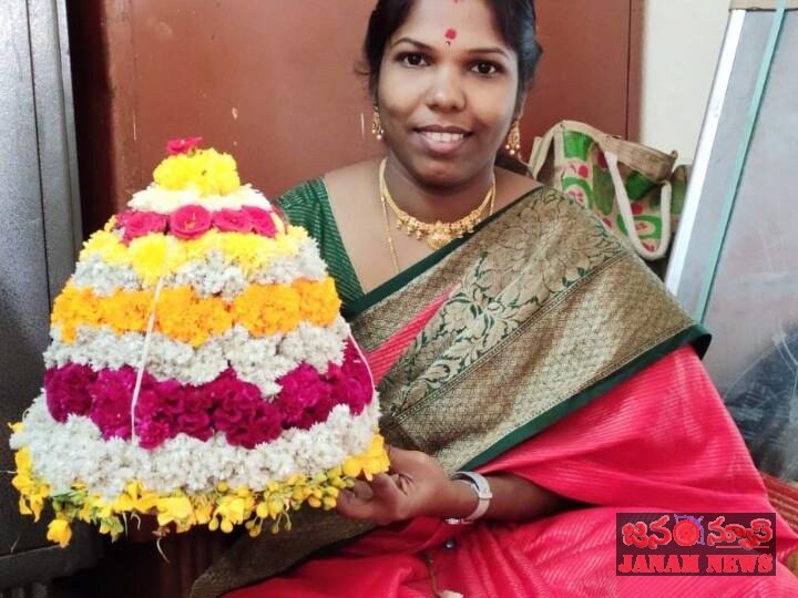 ఆడపడుచుల ఐకమత్యానికి ప్రతీక బతుకమ్మ!