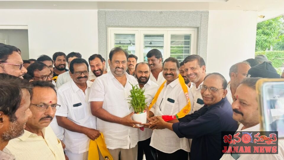 టీడీపీలో చేరిన ముమ్మిడివరం మాజీ సర్పంచ్ మట్ట రాంబాబు