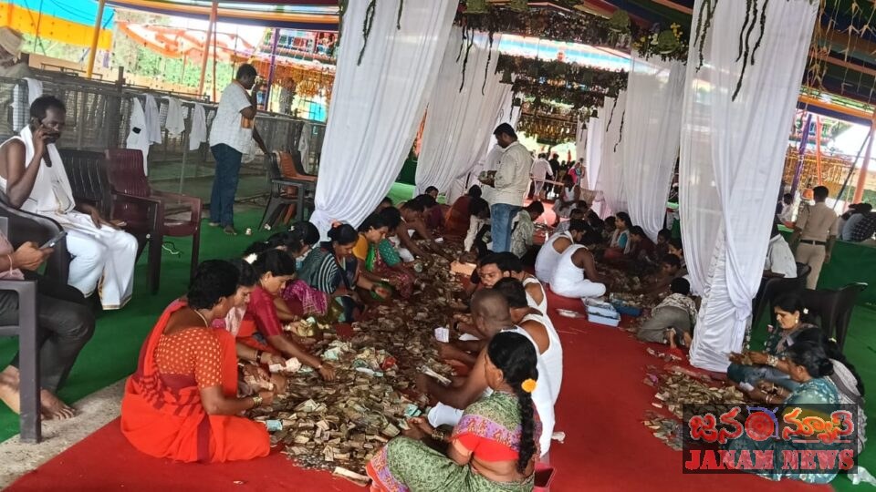 కొత్తమ్మ తల్లి ఉత్సవాల ఆదాయం 27 లక్షల 9 639 రూపాయలు.