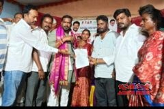 ఇందిరమ్మ ఇల్లా పట్టాల పంపిణీ. ప్రభుత్వ విప్