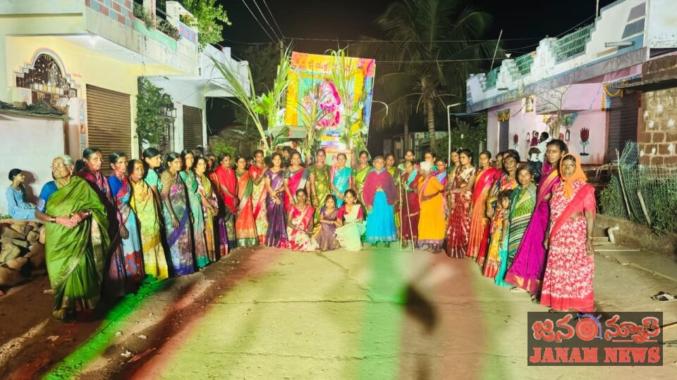 గినియార్పల్లి దుర్గాభవాని  ఆలయంలో ఘనంగా విజయదశమి వేడుకలు