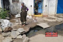 పరిగిలో పొంగిపొర్లుతున్న డ్రైనేజీ ప్రజలకు తీవ్ర ఇబ్బందులు.