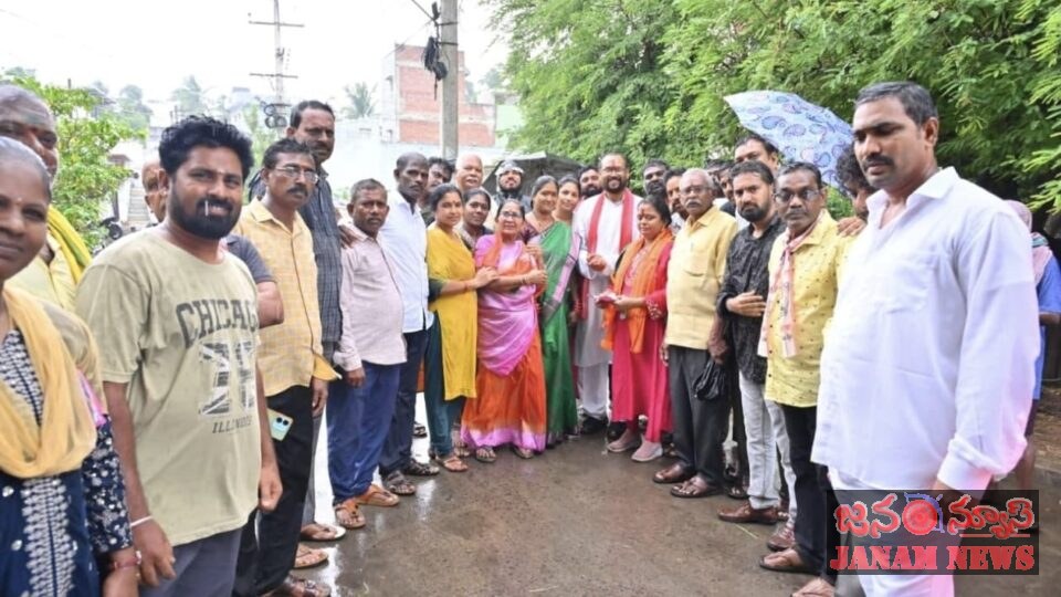 జీవీఎంసీ 111 వ వార్డులో కొణతాల రామకృష్ణ విస్తృత ప్రచారం