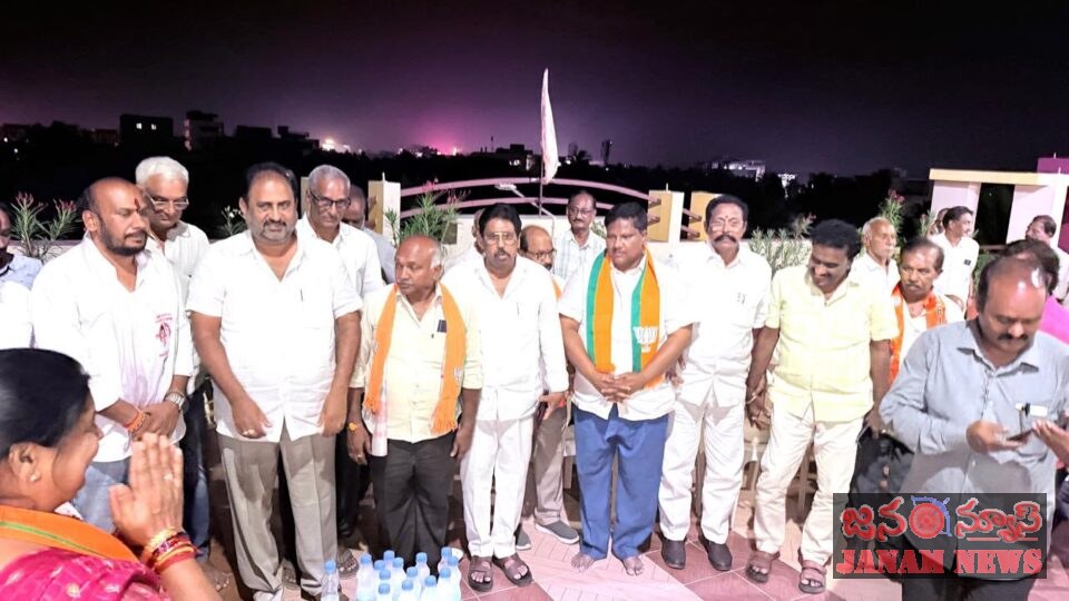 సుబ్బరాజు అపార్ట్మెంట్లో కూటమి ఆత్మీయ సమావేశం – దాట్ల సుబ్బరాజుకు మద్దతుగా ఎమ్మెల్యే దాట్ల బుచ్చిబాబు