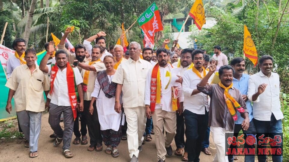 కాట్రేనికోనలో హోరెత్తుతున్న విలేఖర్ రాజు ప్రచారం – కూటమ పార్టీలకు బ్రహ్మరథం పడుతున్నజనం