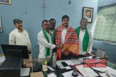 అదనపు ట్రైన్ కలెక్టర్ రోహిత్‌ను మర్యాదపూర్వకంగా కలిసిన రైతు రక్షణ సమితి అధ్యక్షుడు ఇంగెభాస్కర్