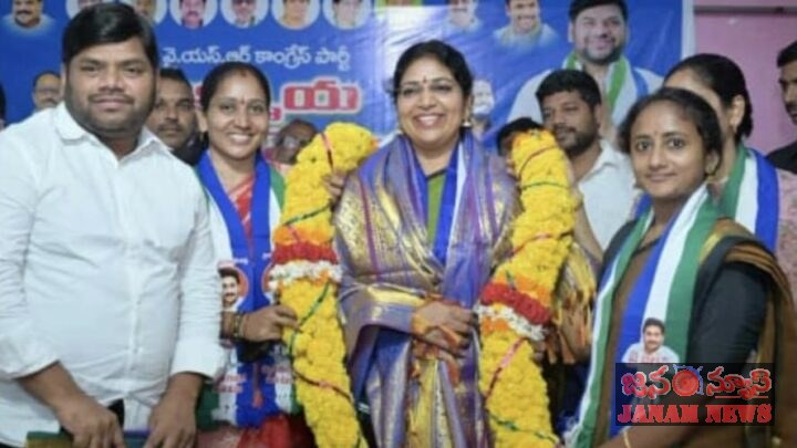 వైయస్సార్ కాంగ్రెస్ పార్టీ ఆత్మీయ సమావేశంలో వరుదు కళ్యాణి మలశాల భరత్