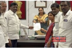 మహమ్మదాబాద్ మండలాన్ని కరువు మండలంగా ప్రకటించాలని కలెక్టర్‌కు వినతిపత్రం అందజేసిన పరిగి మాజీ ఎమ్మెల్యే కొప్పుల మహేష్ రెడ్డి *