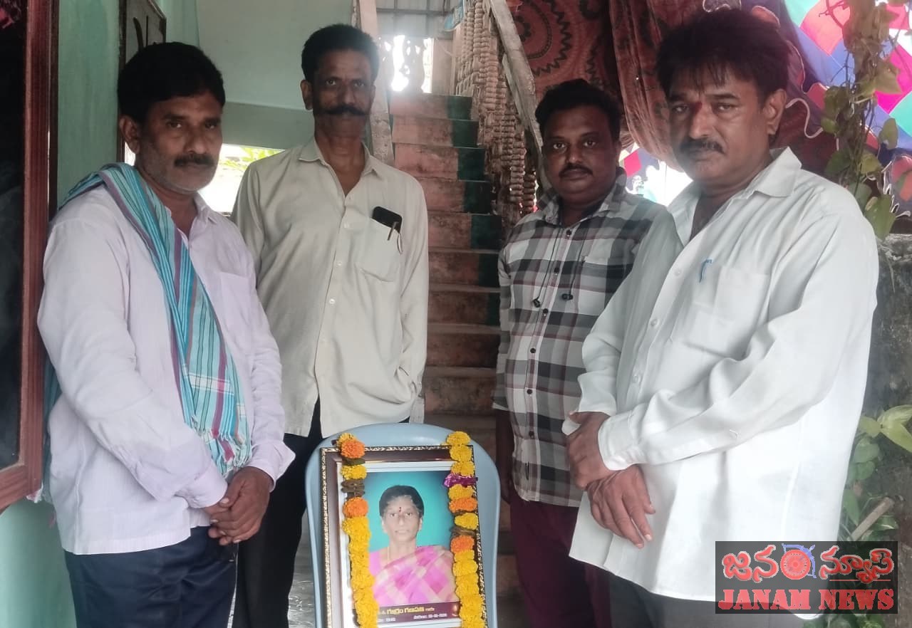 పెన్ షాట్ రిపోర్టర్ ని పరామర్శించిన డాక్టర్ బి.ఆర్ అంబేద్కర్ కోనసీమ జిల్లా రిపోర్టర్ అధ్యక్షుడు.