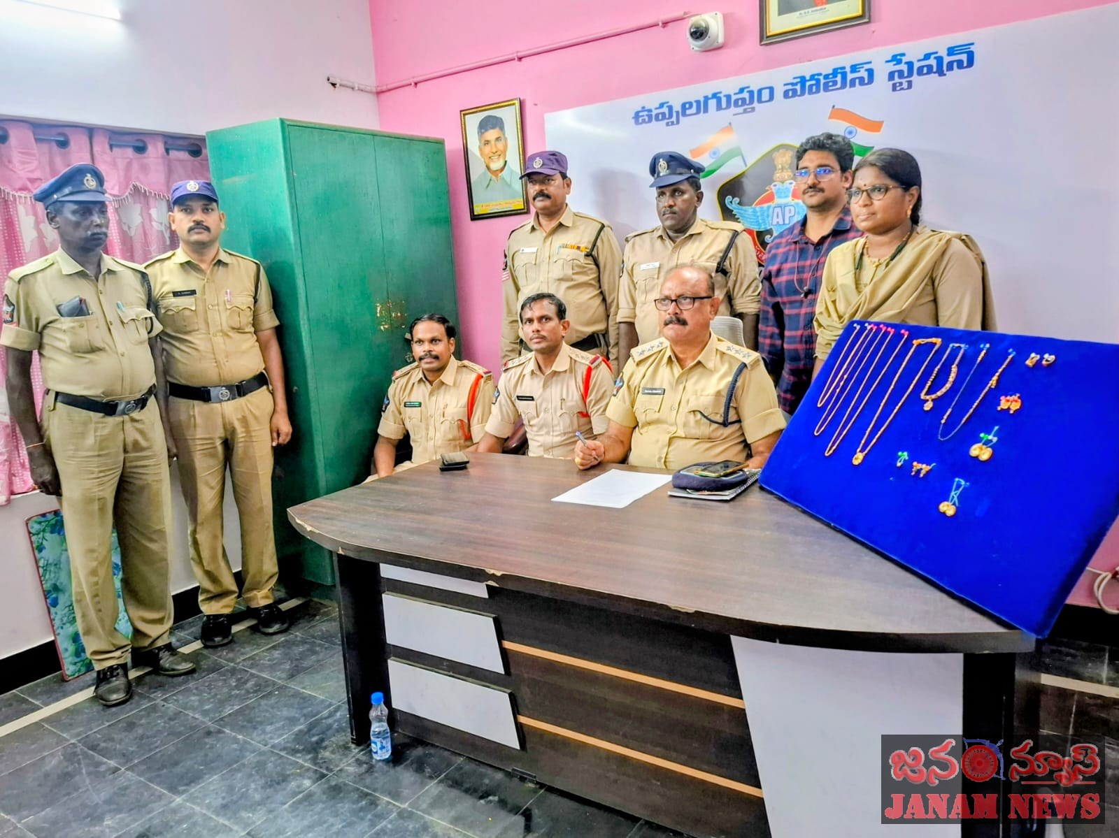 బంగారు నగల దొంగతనం కేసులో నిందితుని అరెస్ట్.