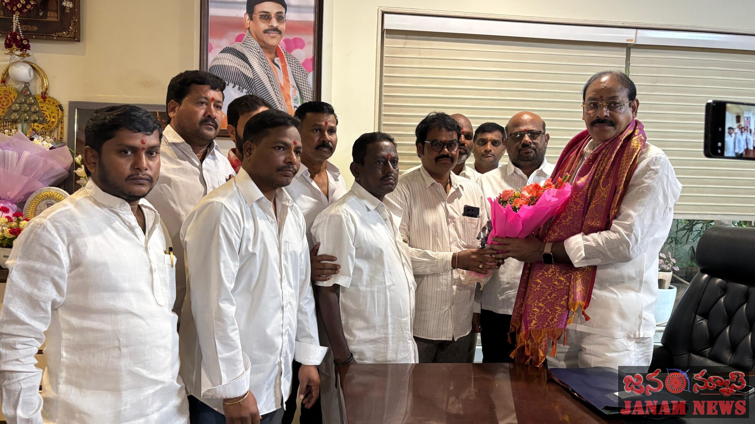శ్రీ శ్రీ మూసాపేట్ నల్ల పోచమ్మ దేవస్థానం బోనాల మహోత్సవానికి బండి రమేష్‌కు ఆహ్వానం
