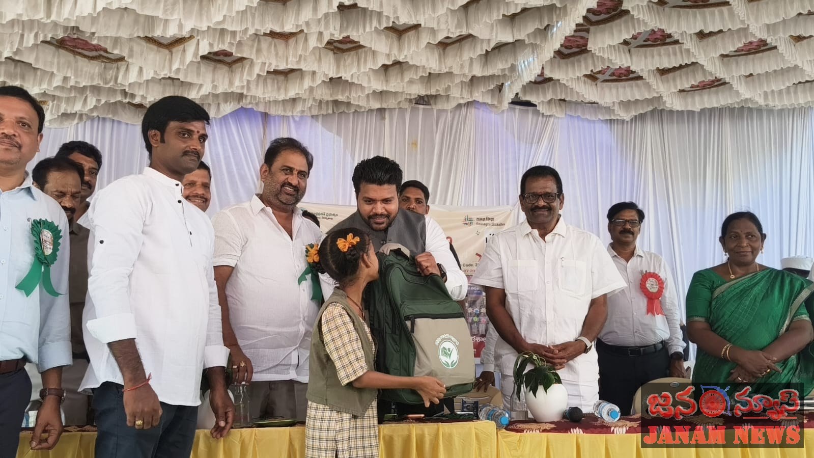 ముమ్మిడివరంలో ఘనంగా మెగా పేరెంట్స్ డే – విద్యామిత్ర కిట్ల పంపిణీ